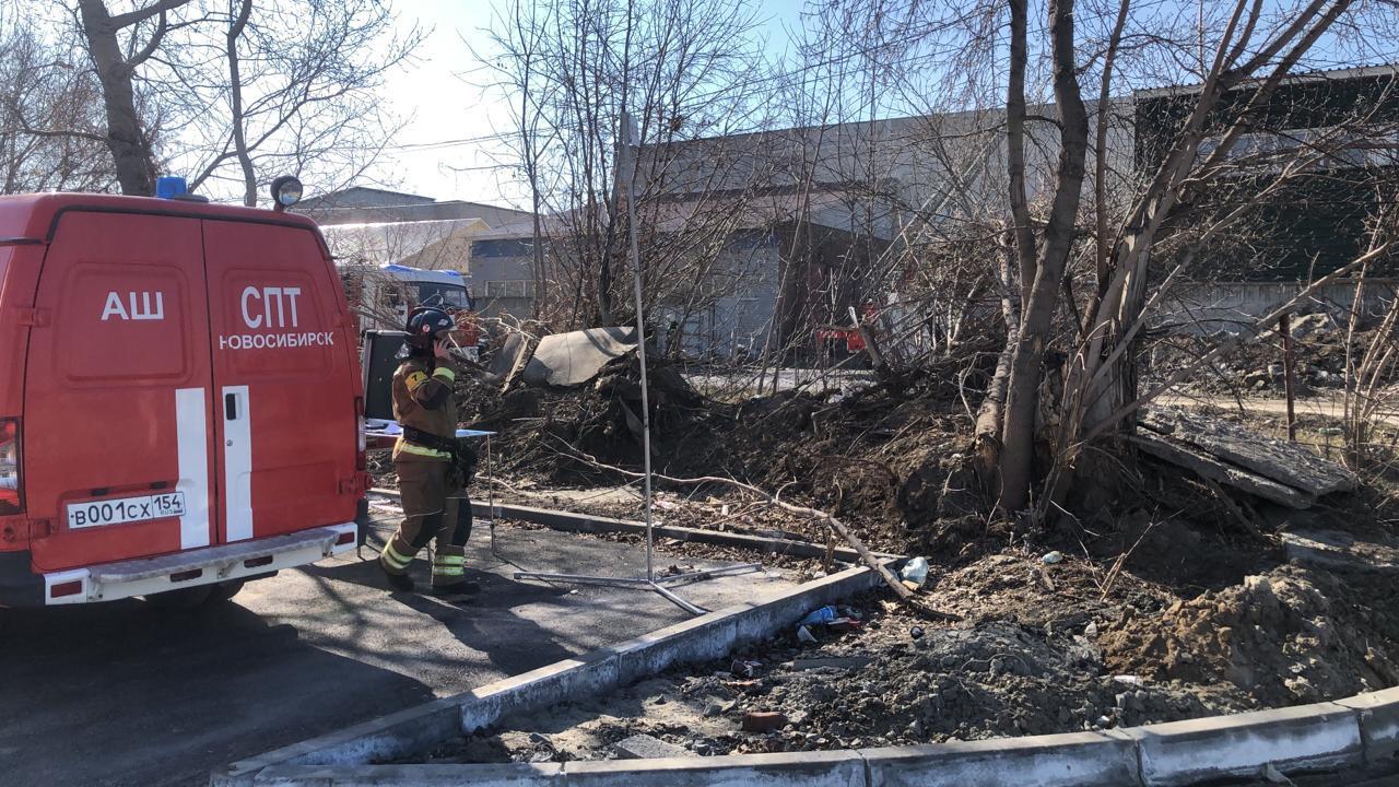 Фото 13 пожарных машин тушили крупное возгорание в Новосибирске 3